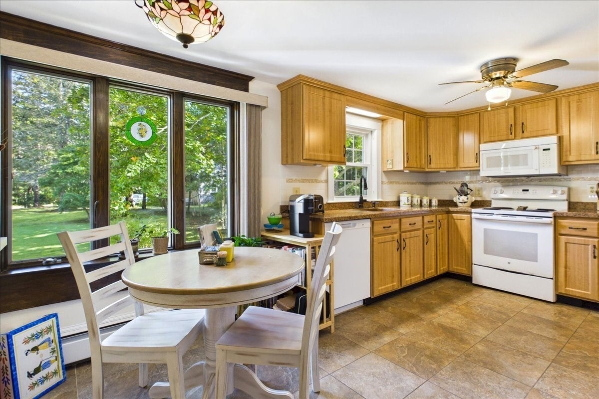 1876 Phinneys Ln, Barnstable, MA, 1876 Phinneys Ln, Barnstable, MA Photo #7