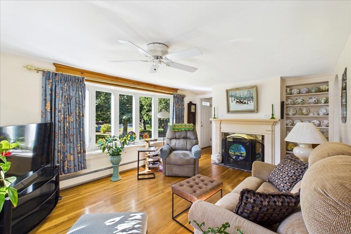 1876 Phinneys Ln, Barnstable, MA, 1876 Phinneys Ln, Barnstable, MA Photo #9