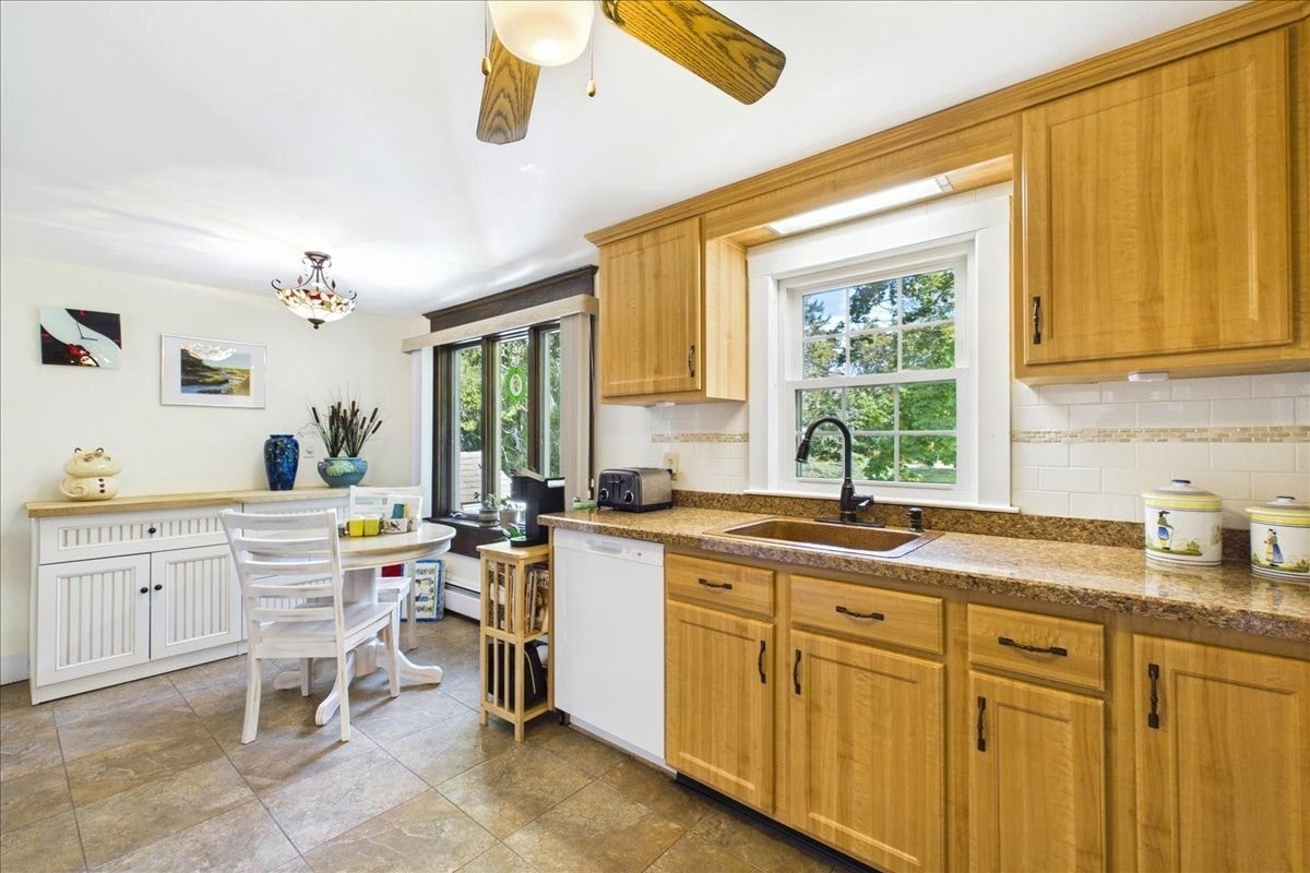 1876 Phinneys Ln, Barnstable, MA, 1876 Phinneys Ln, Barnstable, MA Photo #6