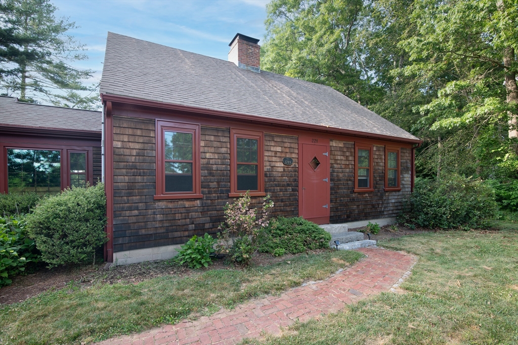 221 Circuit Street