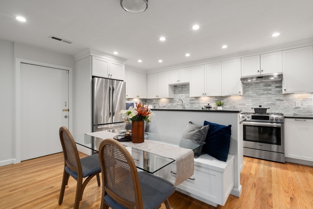 44 Fresh Pond Place 44