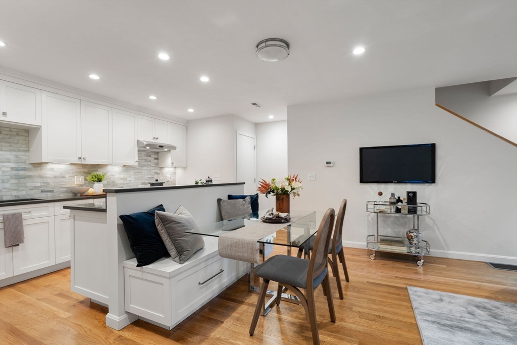 44 Fresh Pond Place 44