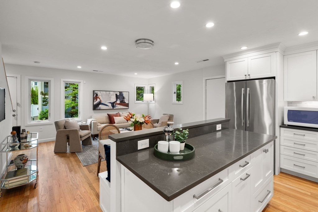 44 Fresh Pond Place 44