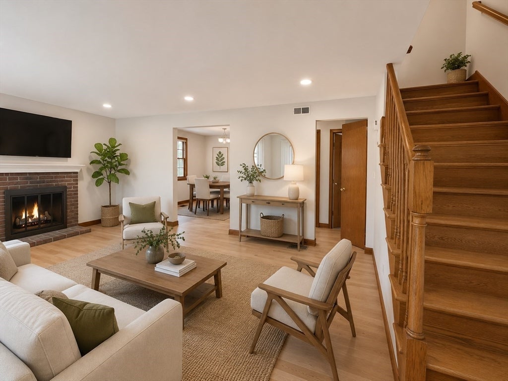 27 Maplewood Ave, Newton, MA, 27 Maplewood Ave, Newton, MA Photo #4