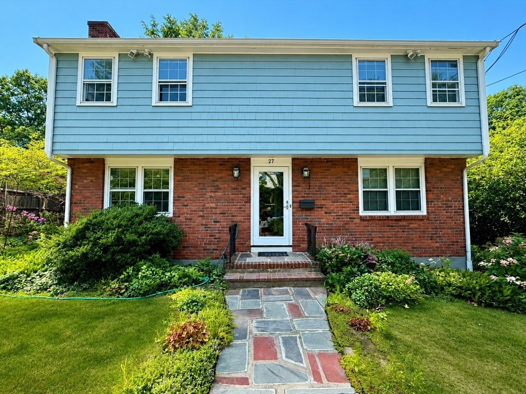 Photo of 27 Maplewood Ave, Newton, MA