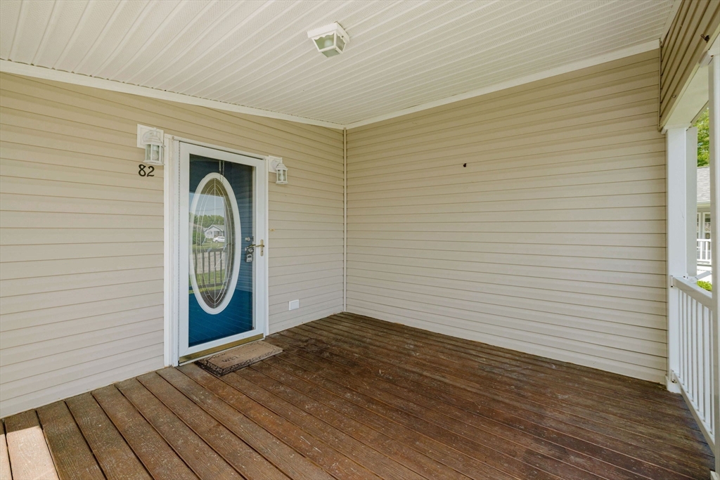 82 George's Loop