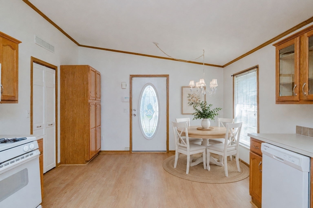 82 George's Loop