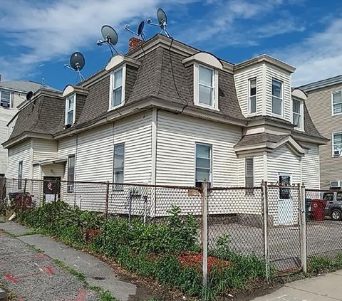 274 Fletcher St Lowell MA 01854