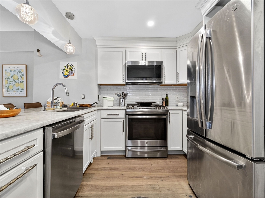 42 8th Street 1411