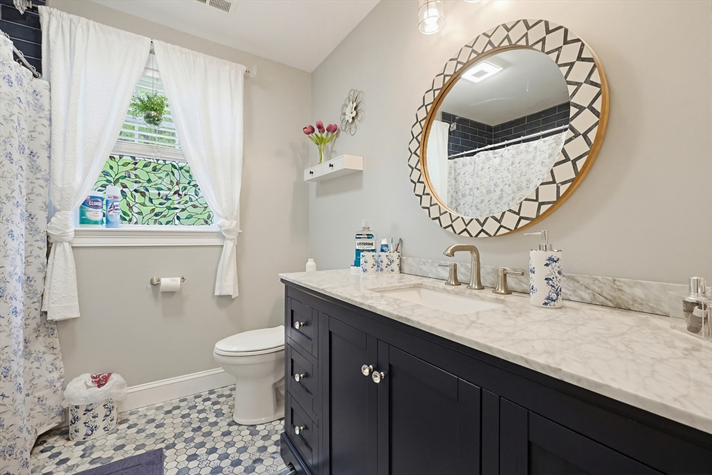 16 Poitras Ave, Tyngsborough, MA Photo #40
