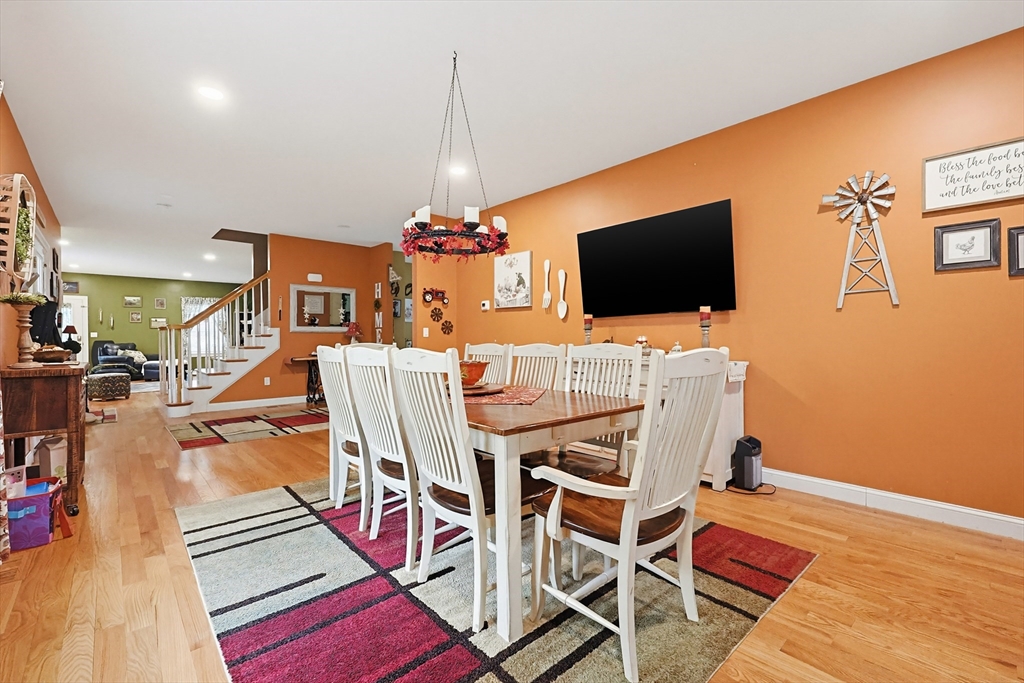 16 Poitras Ave, Tyngsborough, MA Photo #12