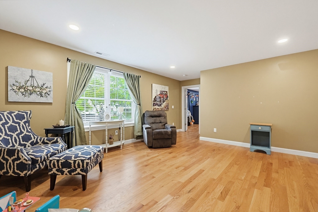16 Poitras Ave, Tyngsborough, MA Photo #29