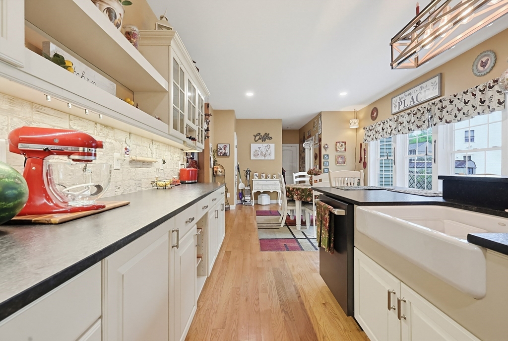 16 Poitras Ave, Tyngsborough, MA Photo #17