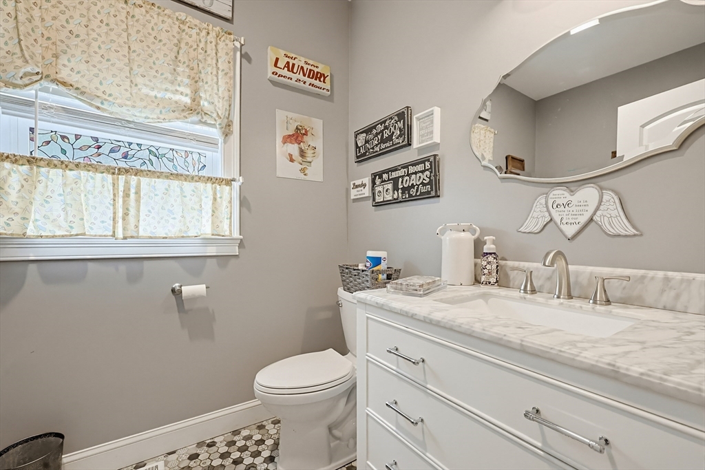 16 Poitras Ave, Tyngsborough, MA Photo #36