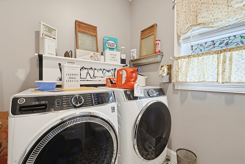 16 Poitras Ave, Tyngsborough, MA Photo #35