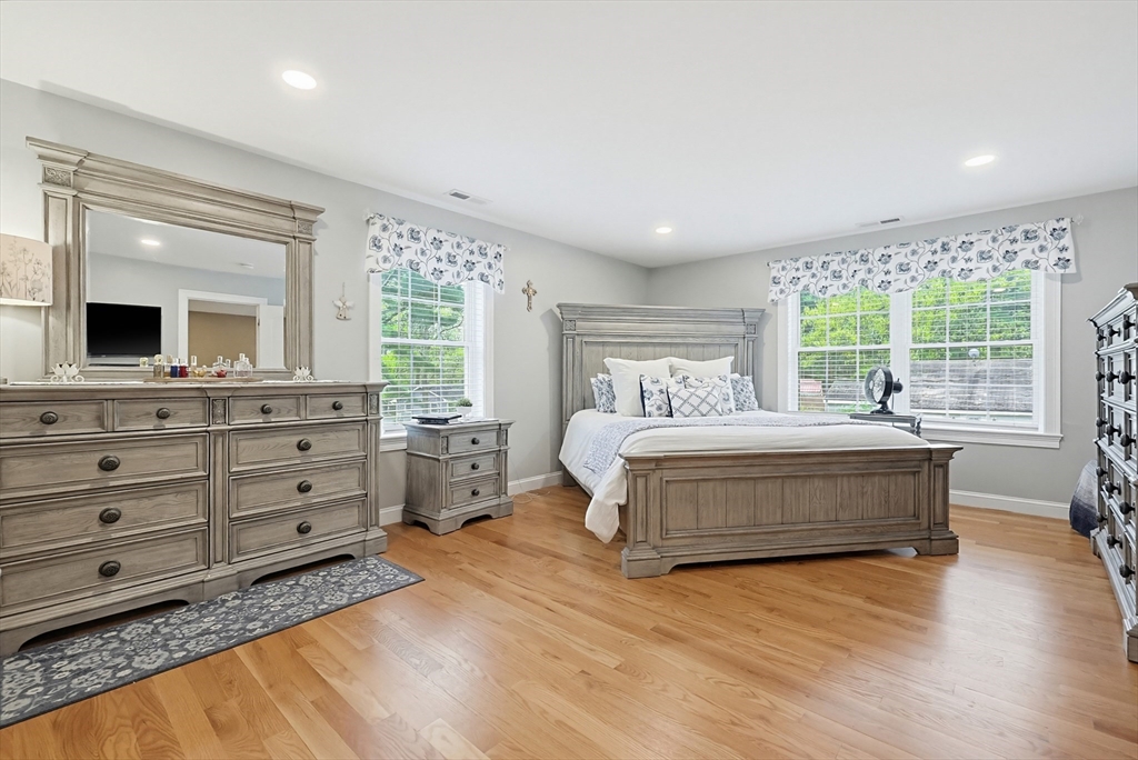 16 Poitras Ave, Tyngsborough, MA Photo #24