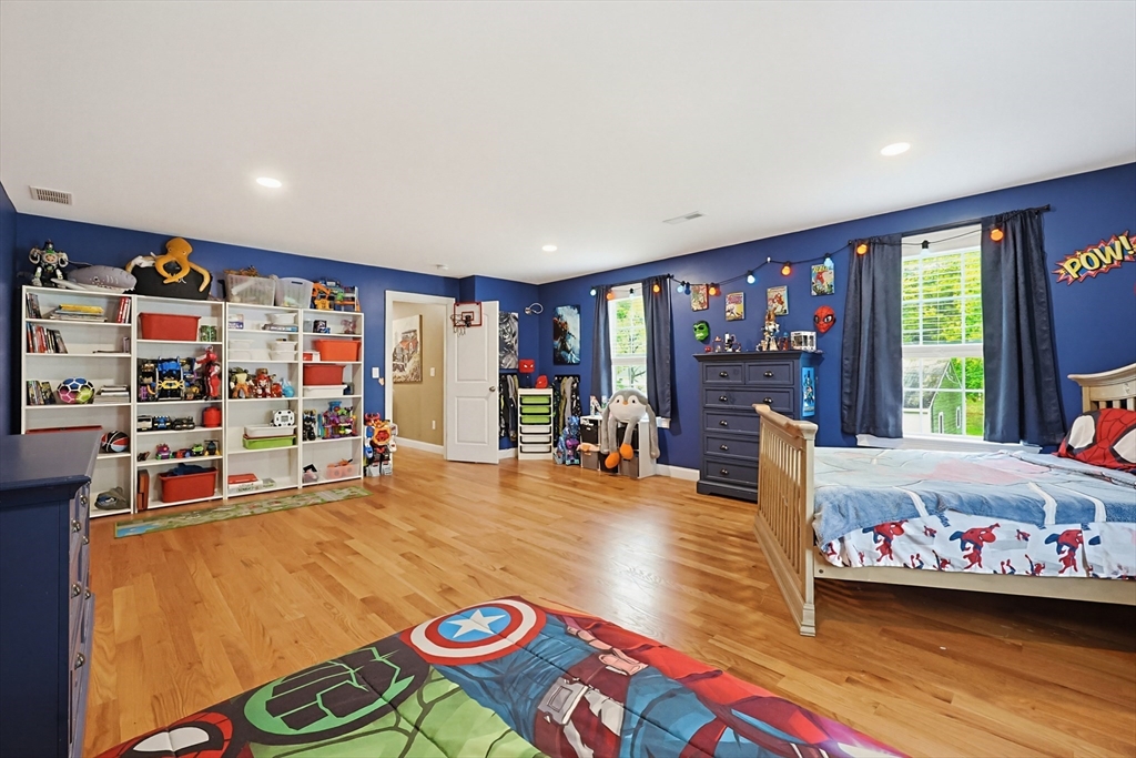 16 Poitras Ave, Tyngsborough, MA Photo #21