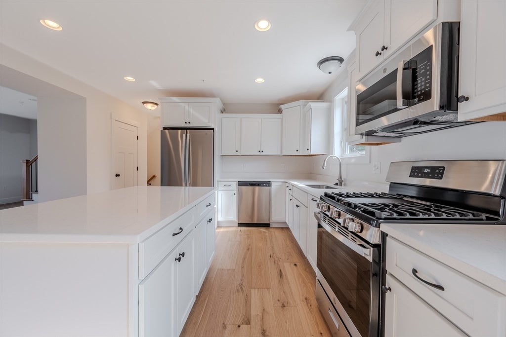 112 Genest St 16