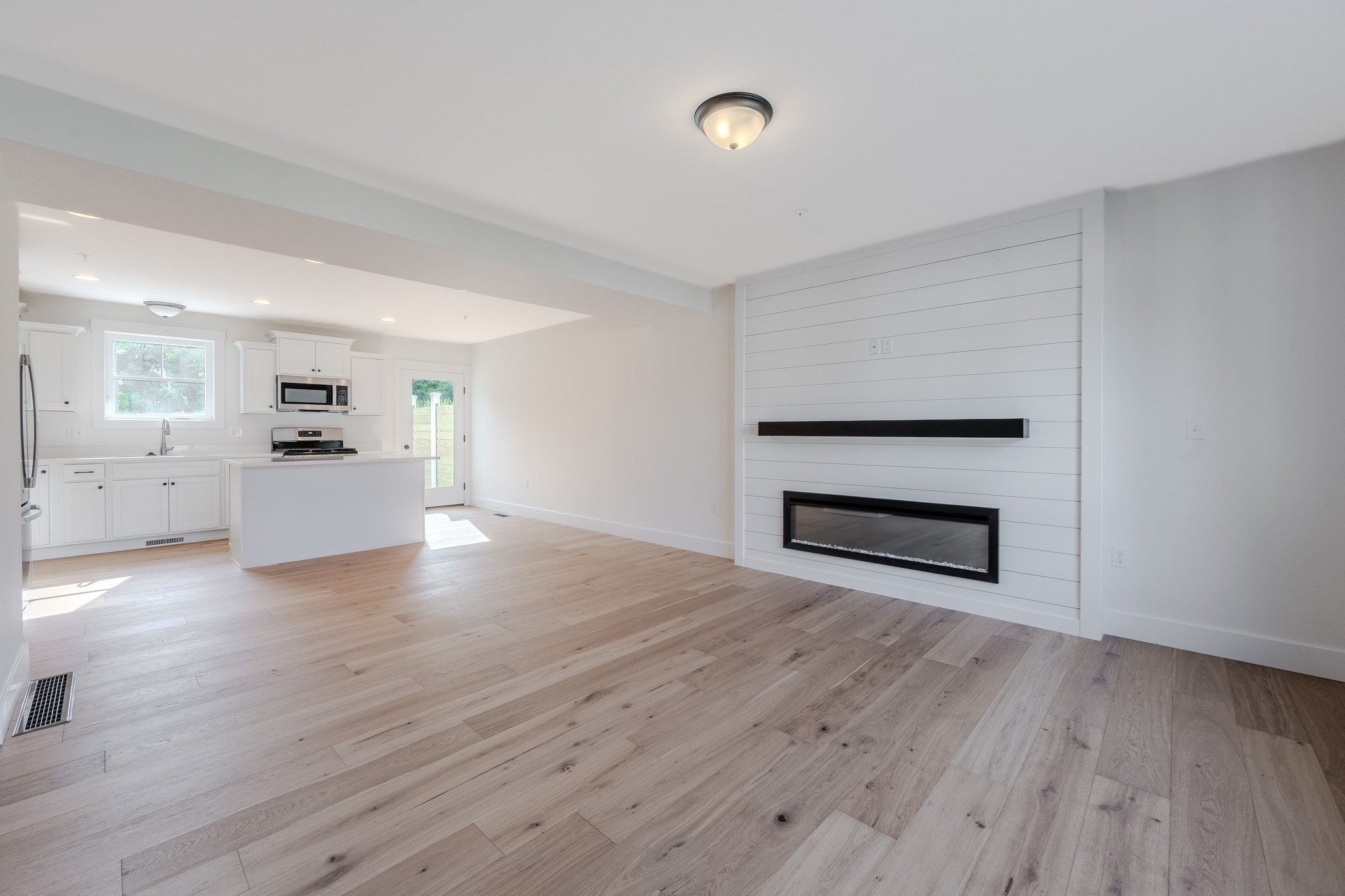 112 Genest St #16, Dracut, MA, 112 Genest St #16, Dracut, MA Photo #10