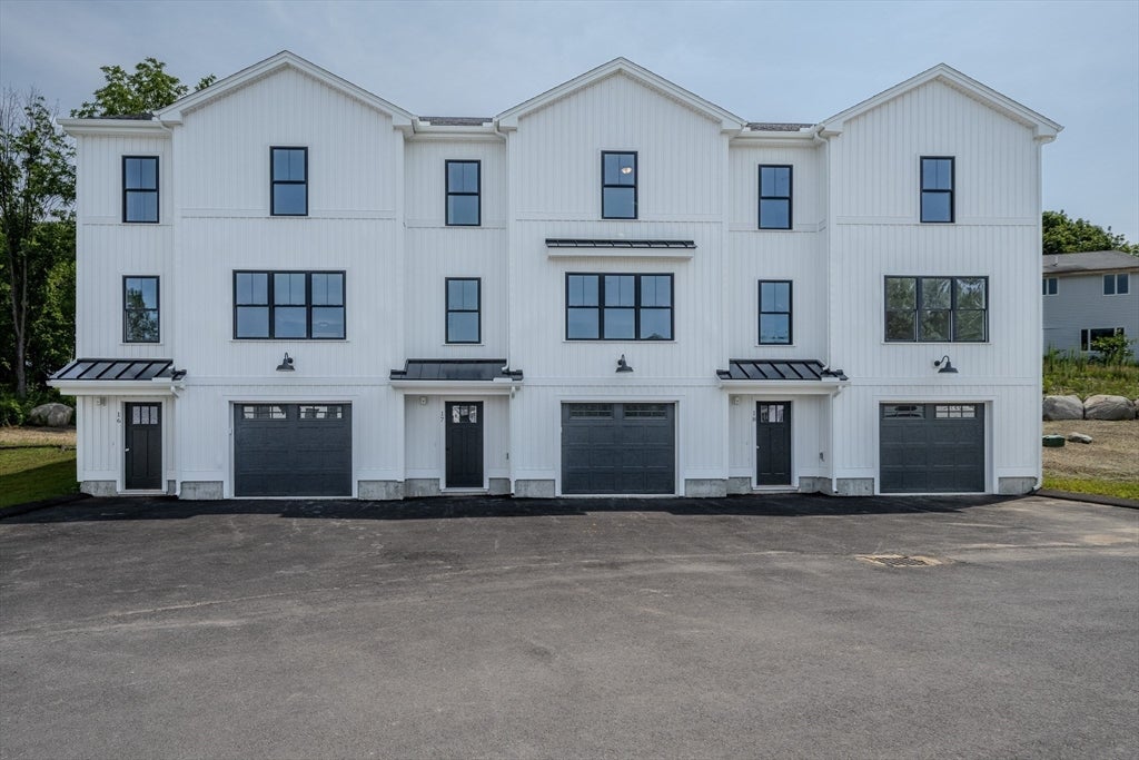 Photo of 112 Genest St, Dracut, MA