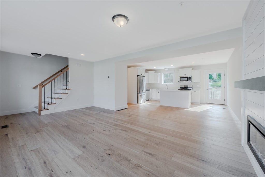 112 Genest St #16, Dracut, MA, 112 Genest St #16, Dracut, MA Photo #8