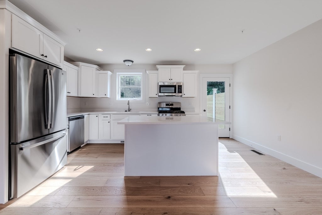 112 Genest St 16