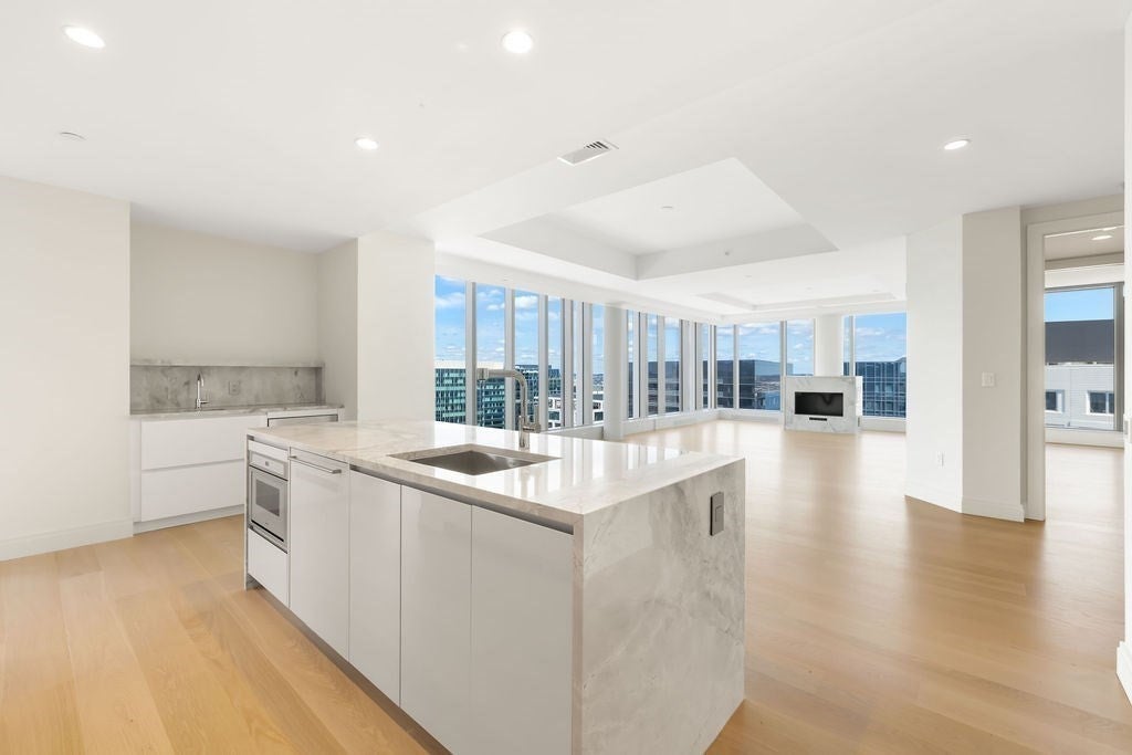 Photo of 133 Seaport Blvd, Boston, MA