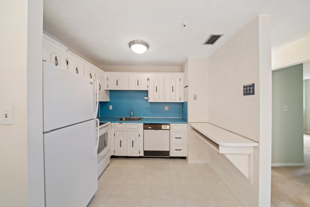 34 South Street 209