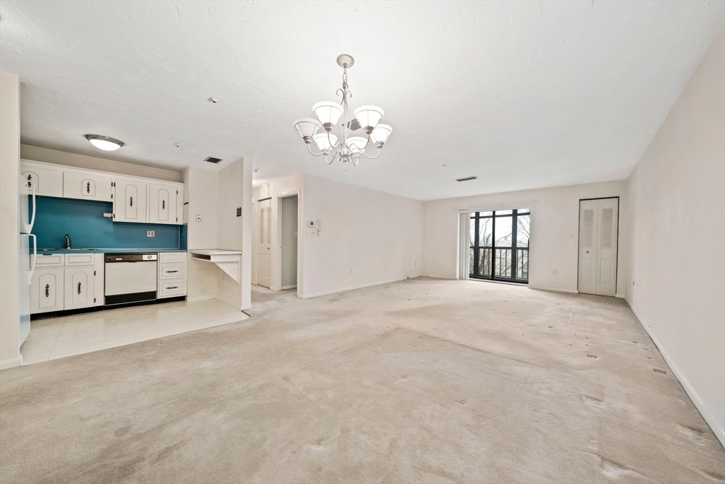 34 South Street 209