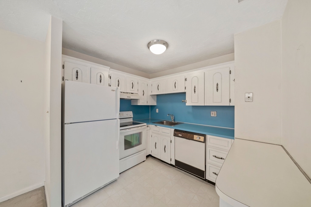 34 South Street 209