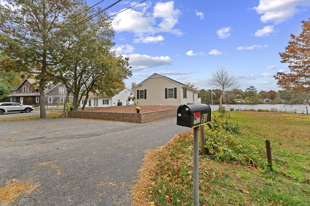 91 Agawam Lake Shore Drive