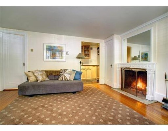 62 Commonwealth  Ave 1