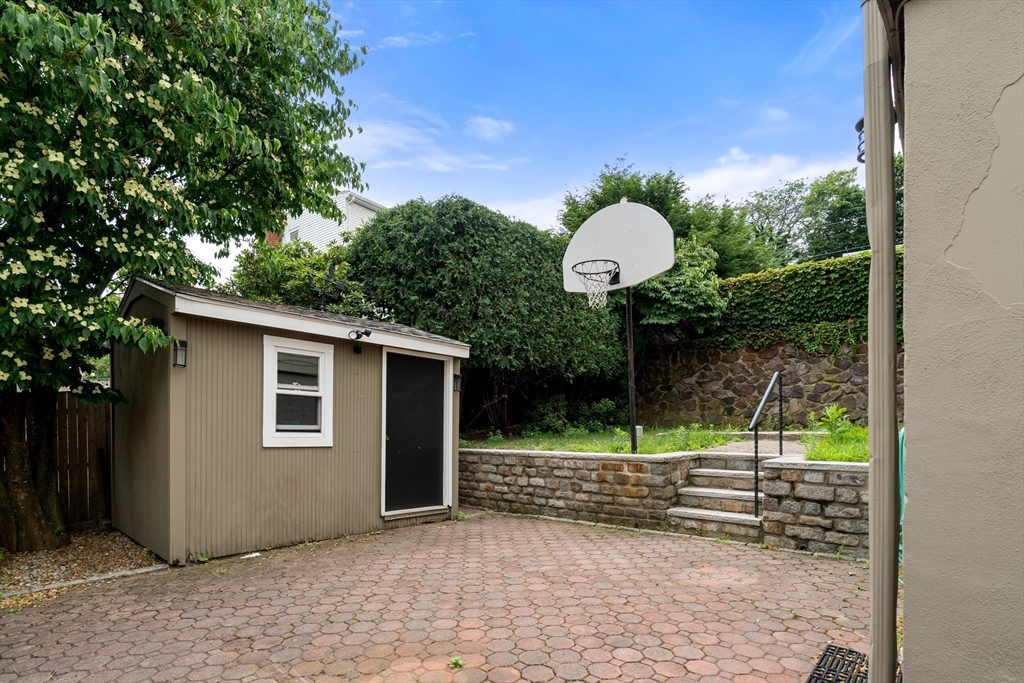 30 Rosedale Ave