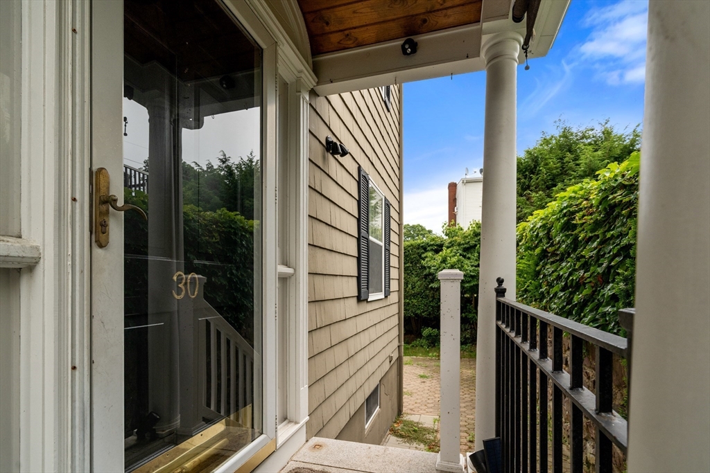 30 Rosedale Ave