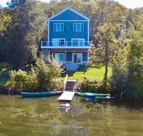 38 Stevens Park Rd Charlton MA 01507