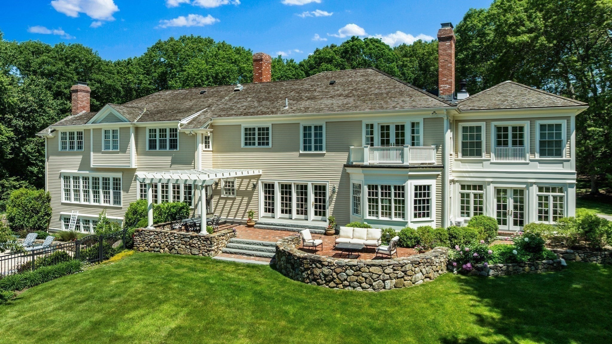 26 Longmeadow Drive