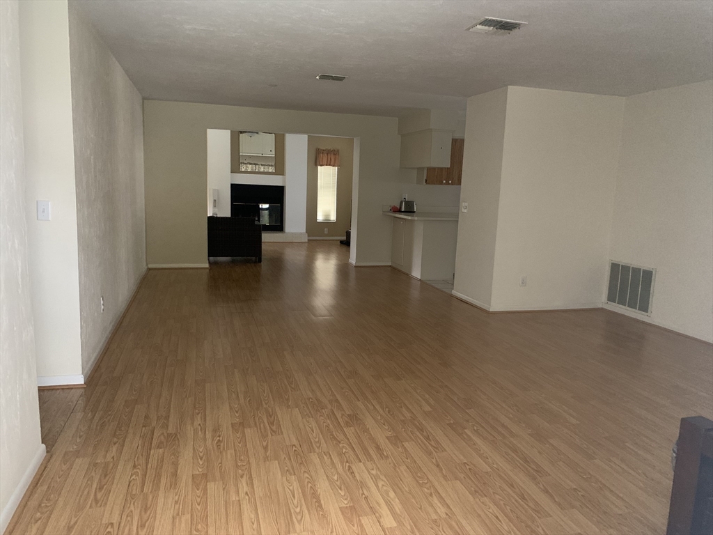 3441 N Honeylocust Drive