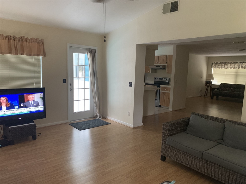 3441 N Honeylocust Drive