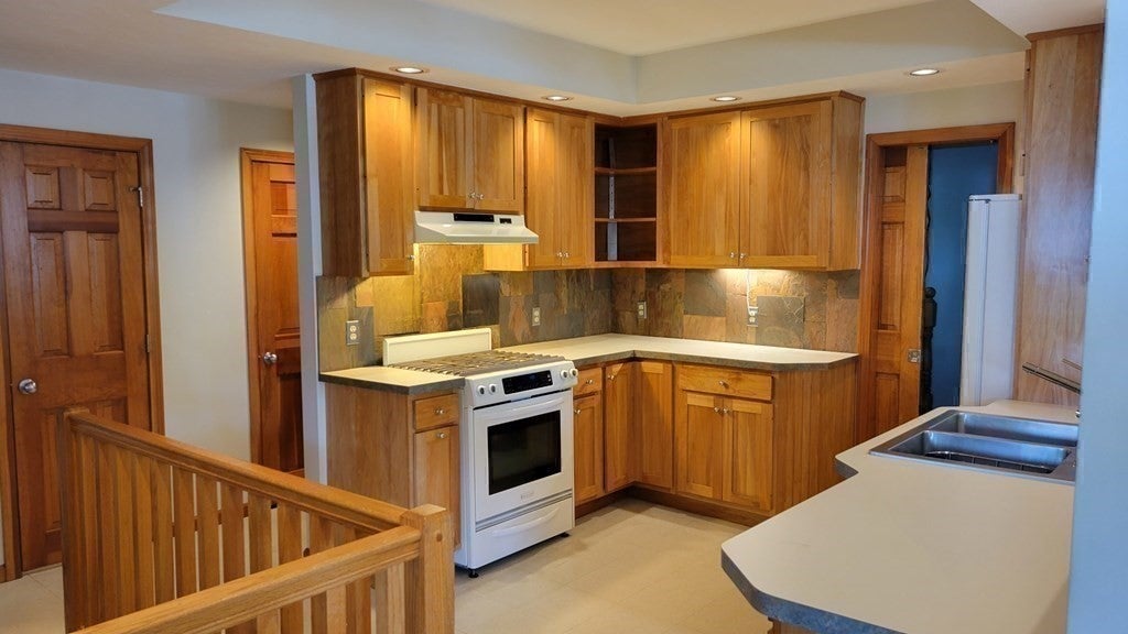 8 Damon ST, Wayland, MA Photo #19
