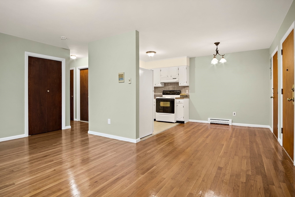 1185 Adams St 5