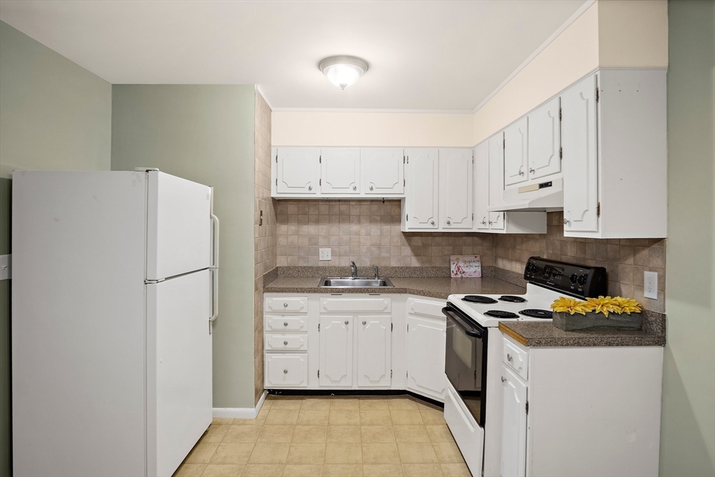 1185 Adams St 5