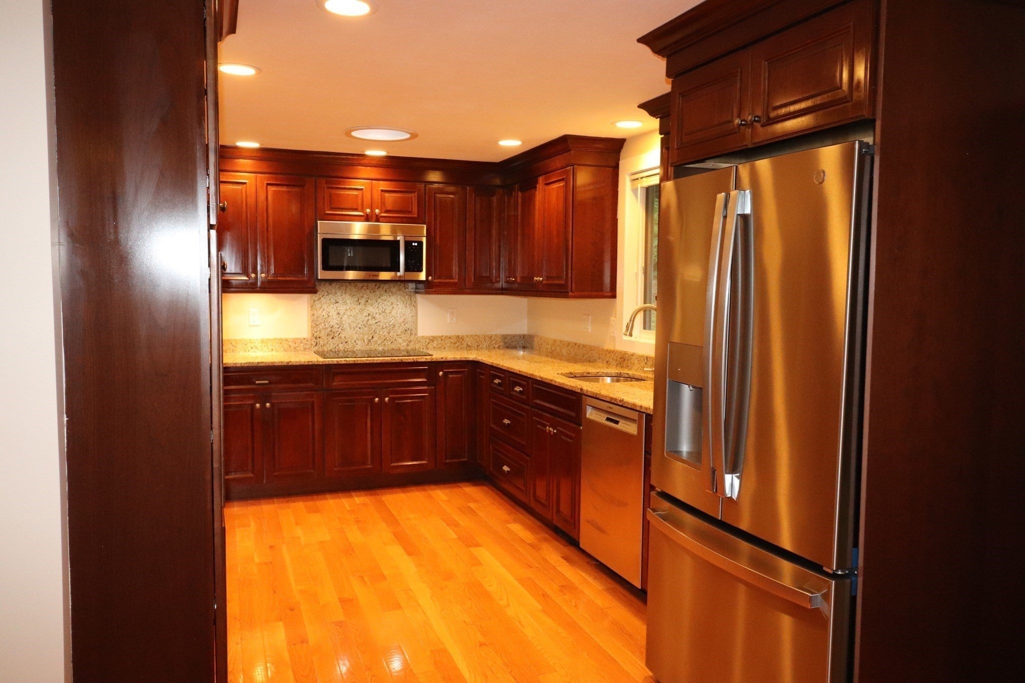 146 Walnut St, Shrewsbury, MA Photo #6