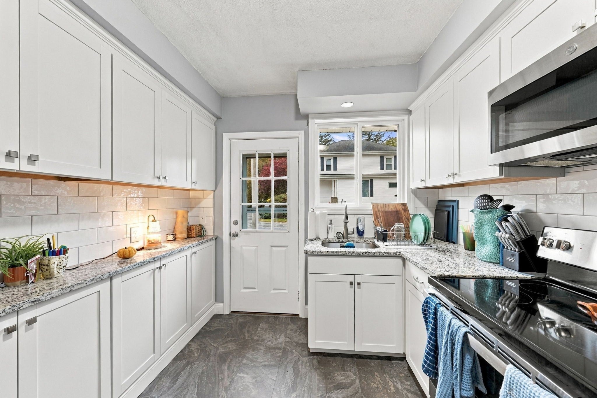 655 Gardners Neck Rd, Swansea, MA, 655 Gardners Neck Rd, Swansea, MA Photo #33