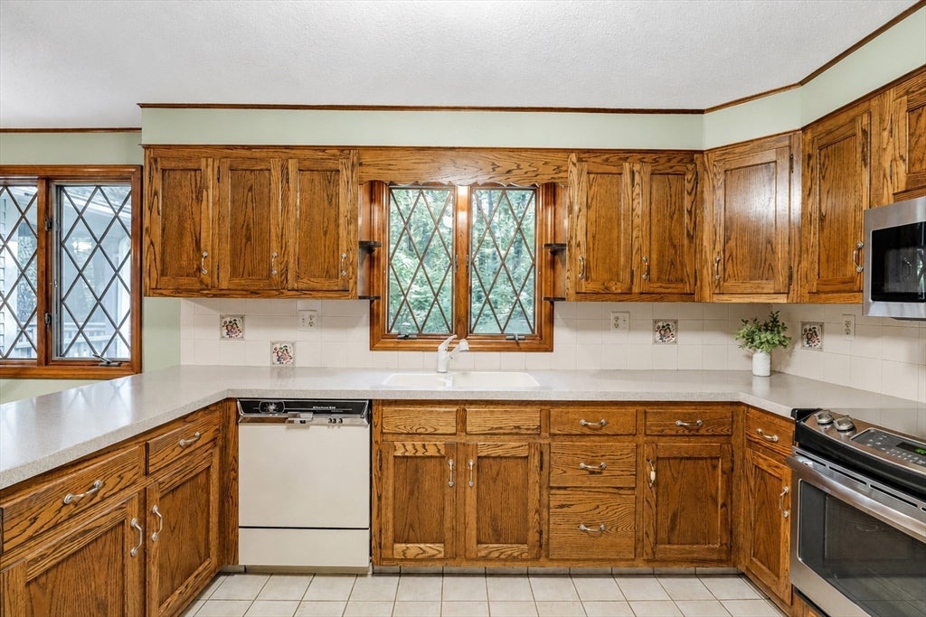 120 Green Tree Lane, Somers, CT Photo #9