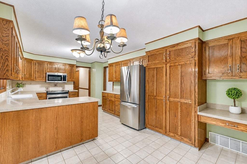 120 Green Tree Lane, Somers, CT Photo #7