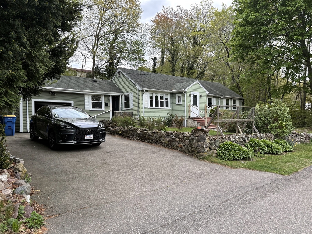Photo of 36 Sarah St, Randolph, MA