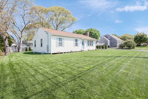 20 Swallow Street Falmouth MA 02536