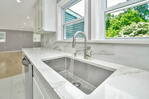 87 Summer St Abington MA 02351