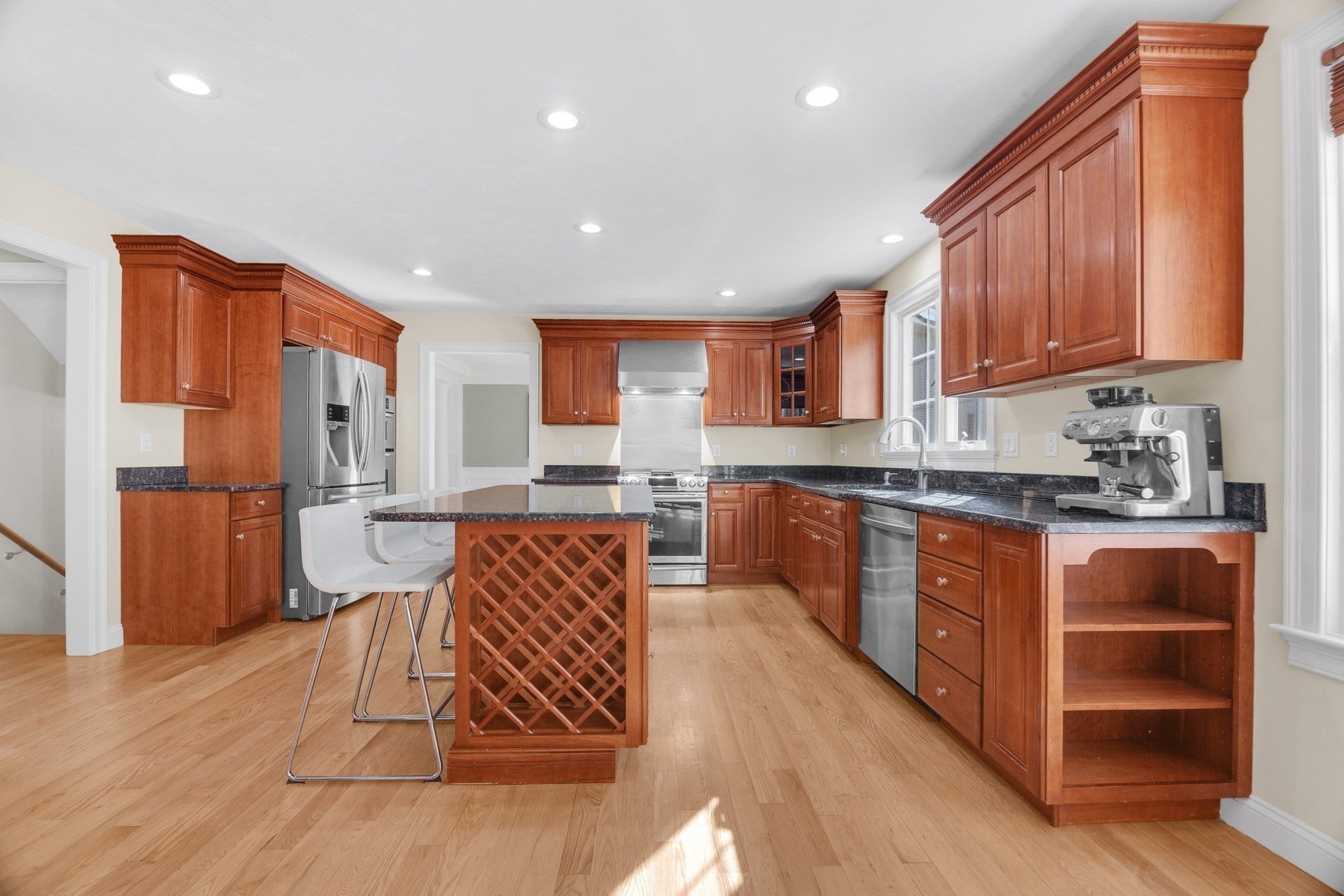 21 Manchester Place, Natick, MA, 21 Manchester Place, Natick, MA Photo #11
