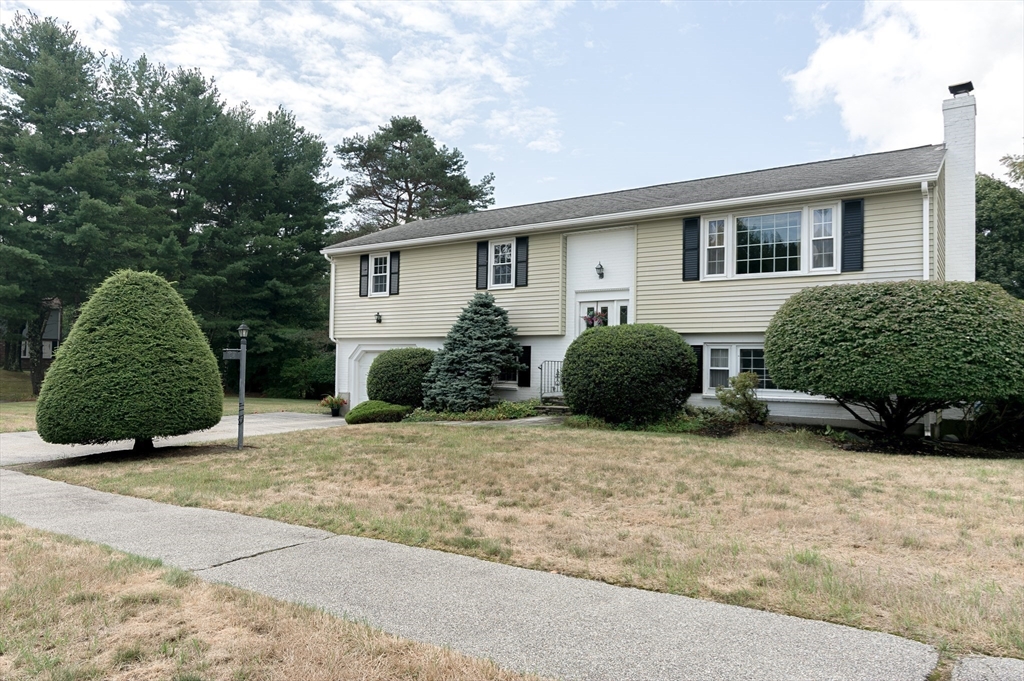 24 Oak Ridge Way